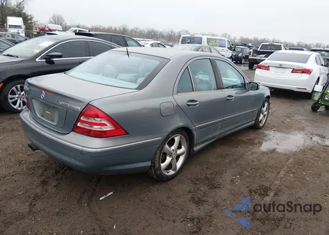2005 Mercedes-Benz C 230 Kompressor Sport z USA, uszkodzony, nr VIN WDBRF40J65F678728
